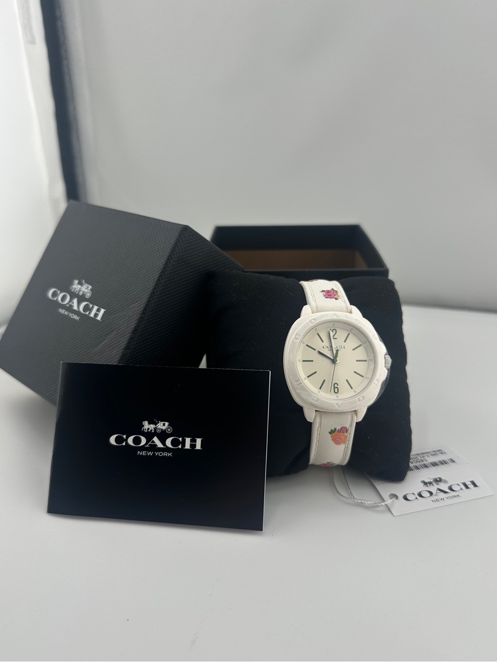 New Luxury Coach White Silicone Watch with Green Dial Accents